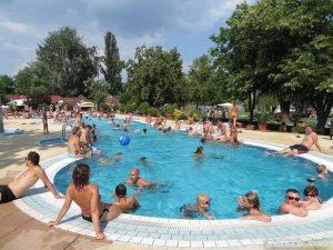 keszthelyi strand medence